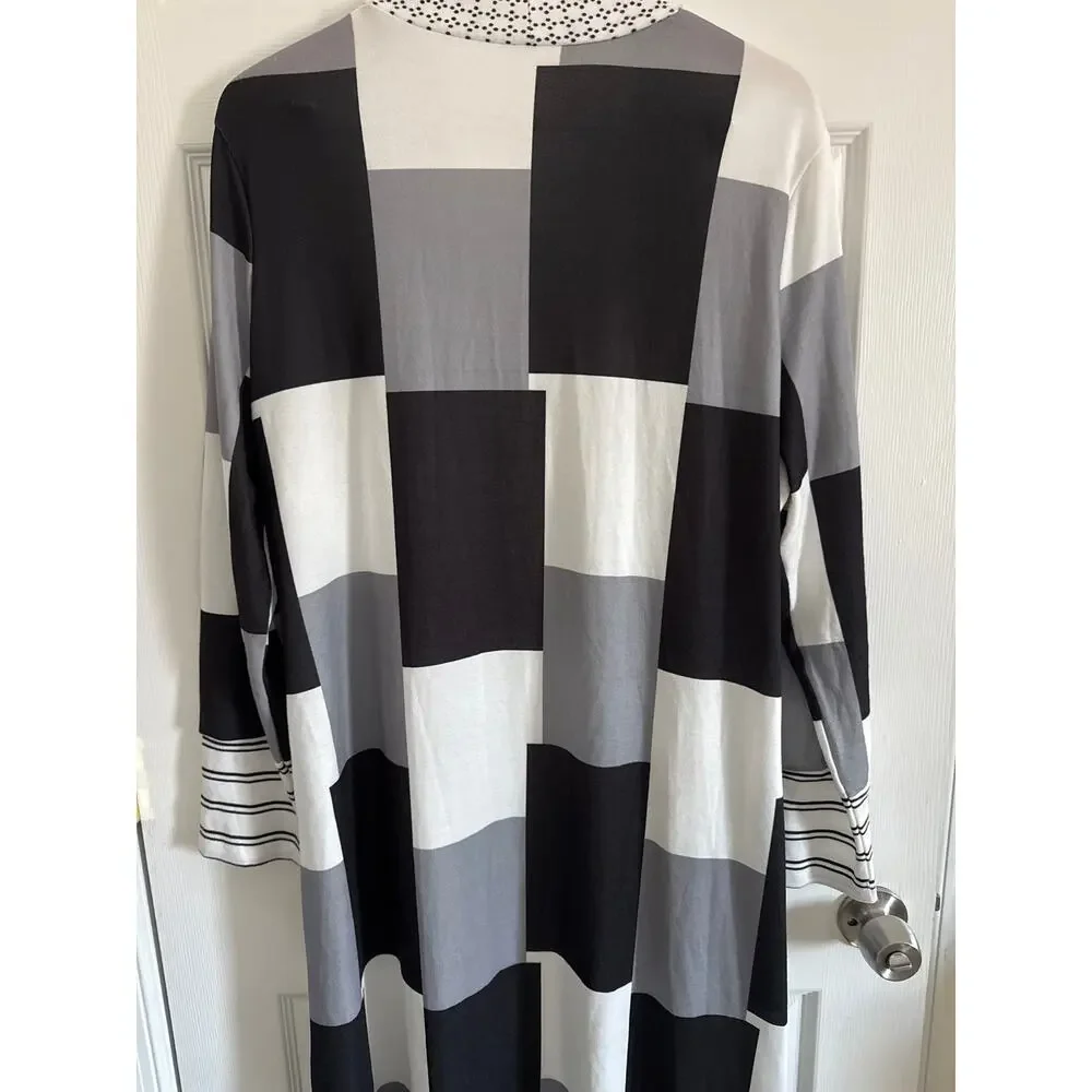Color Block Splicing Long Sleeved cardigan black and white size XL